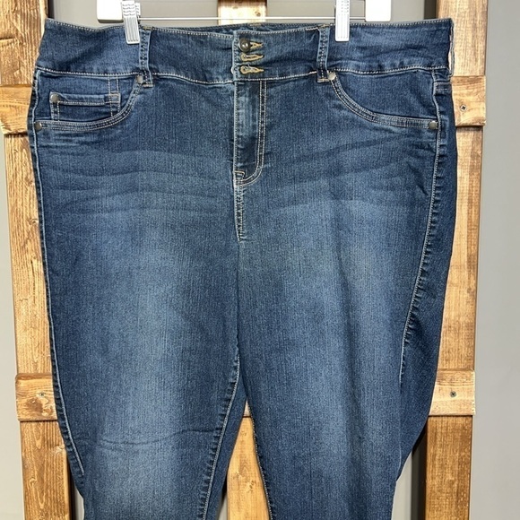 Torrid three button jeggings. Size 20XT. EUC. - Picture 2 of 7